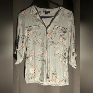 Floral Zip-Front Blouse in Pastel Green